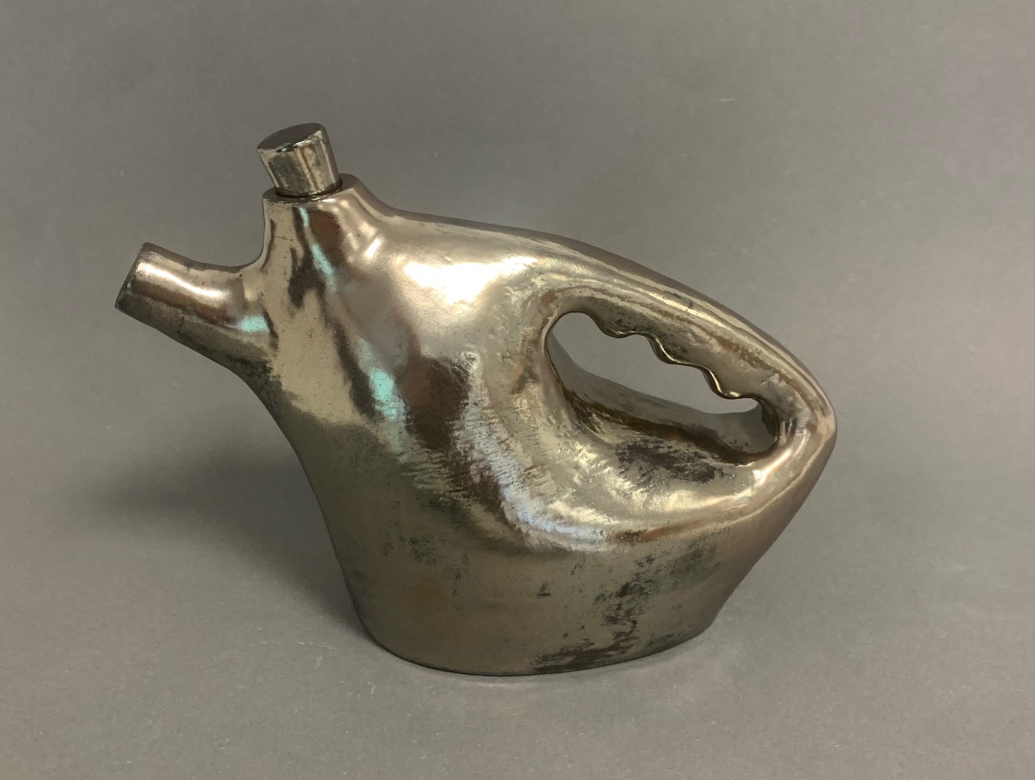 Et nærbilde av en tekanne