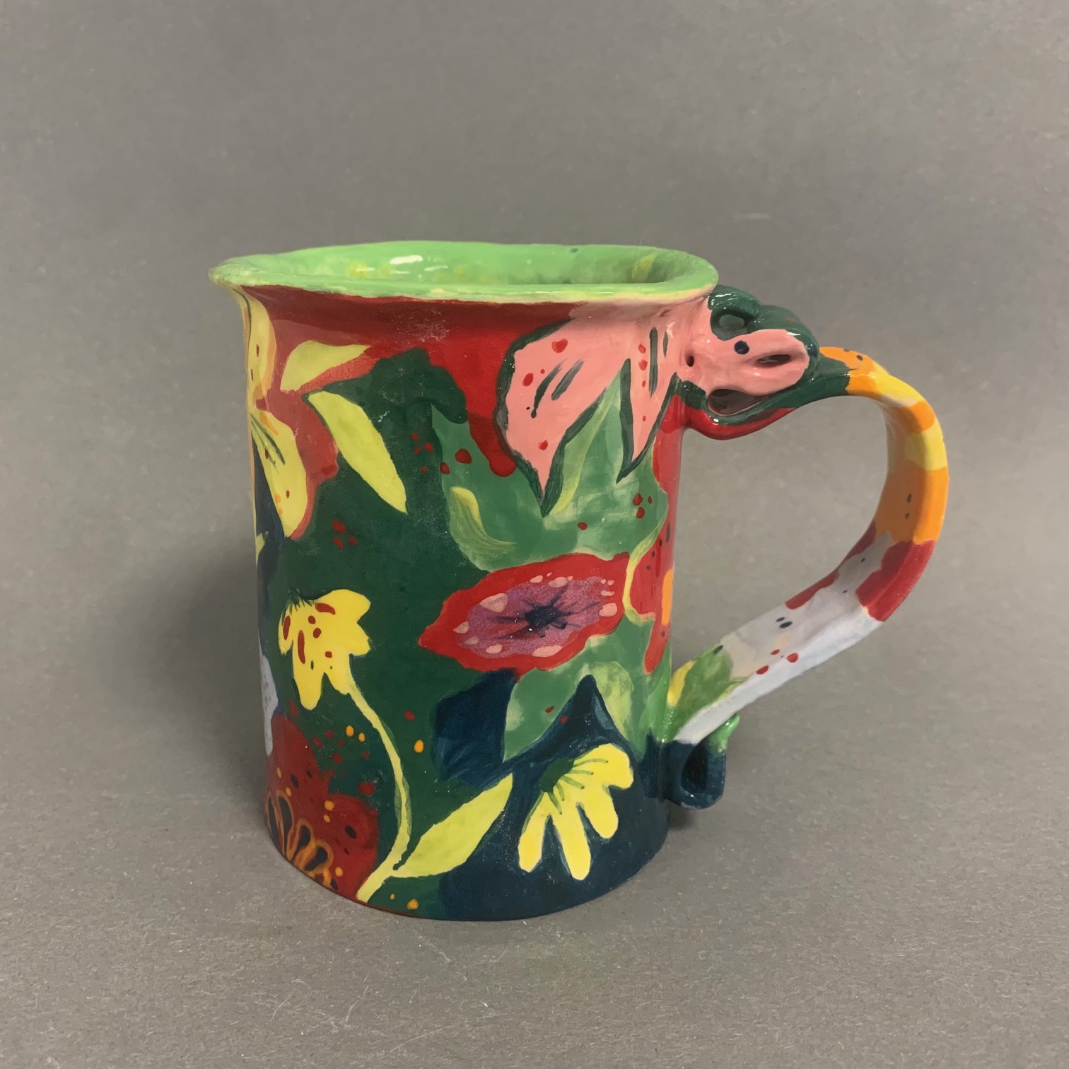 Et fargerikt keramikkkrus